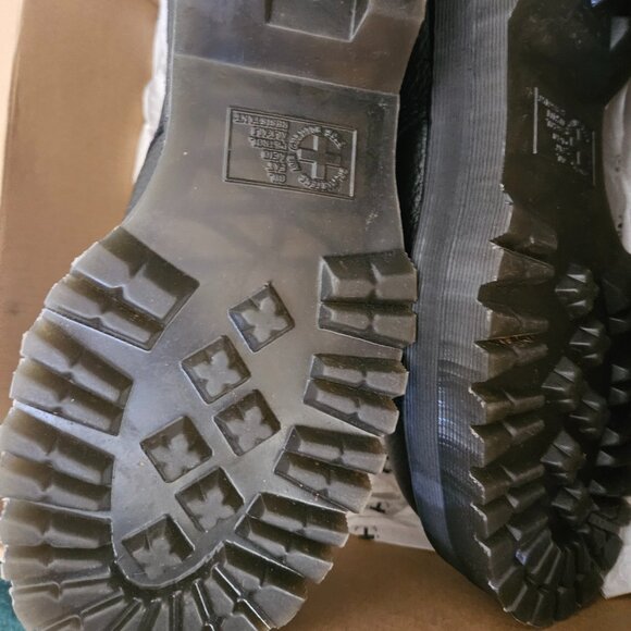 Dr. Martens Sinclair Boot - Picture 3 of 5